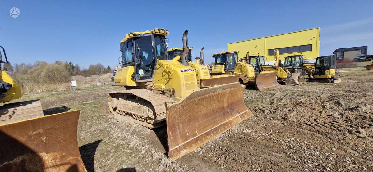 Komatsu D51EXi-24E0, bulldozer