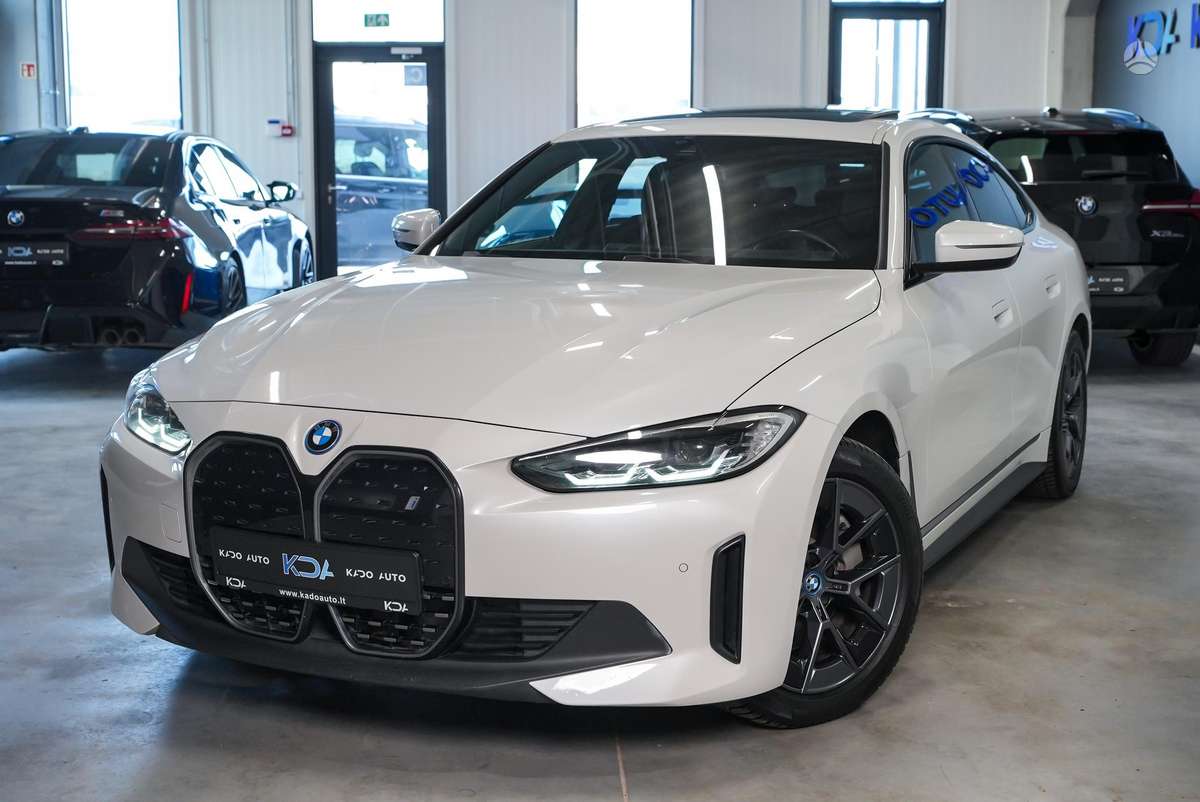 BMW i4, hatchback
