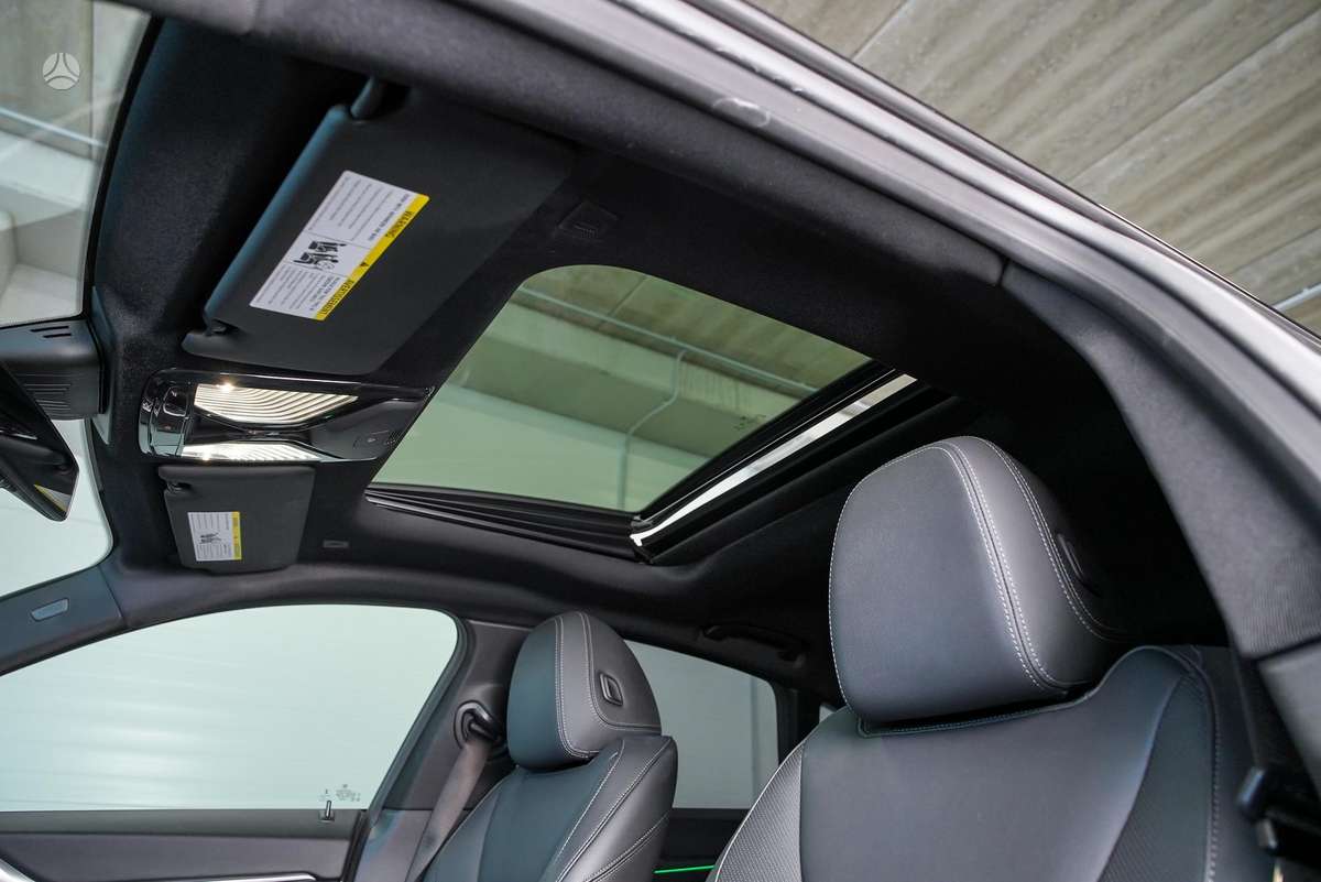 BMW i4, hatchback
