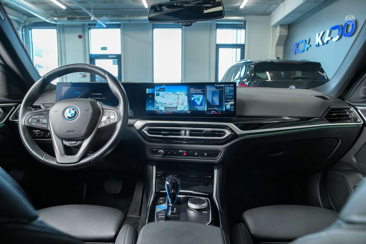 BMW i4, hatchback