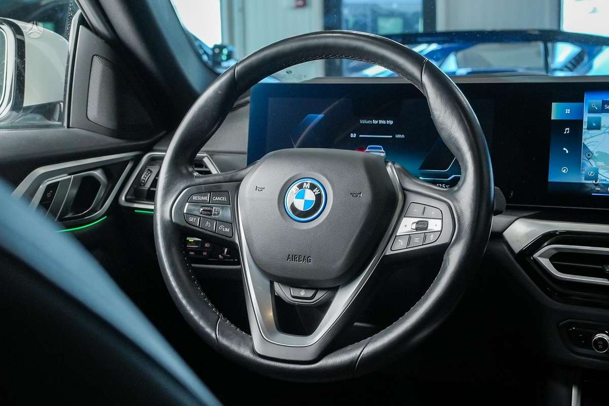 BMW i4, hatchback