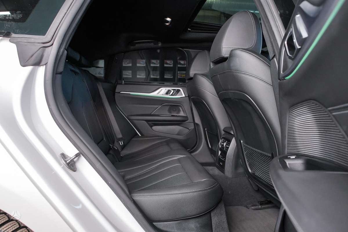 BMW i4, hatchback