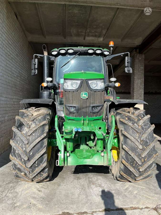 John Deere 6215R, тракторы