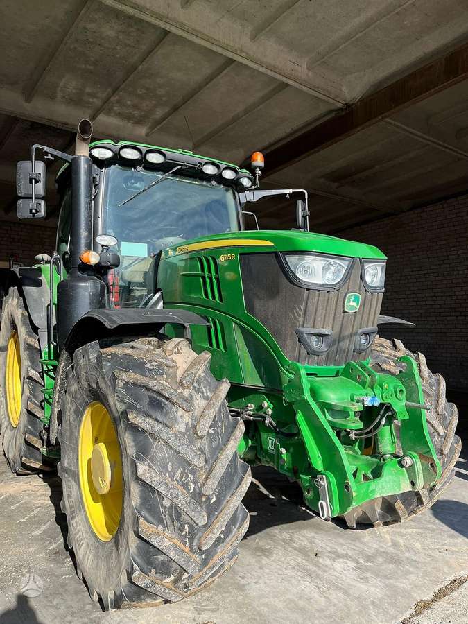 John Deere 6215R, тракторы
