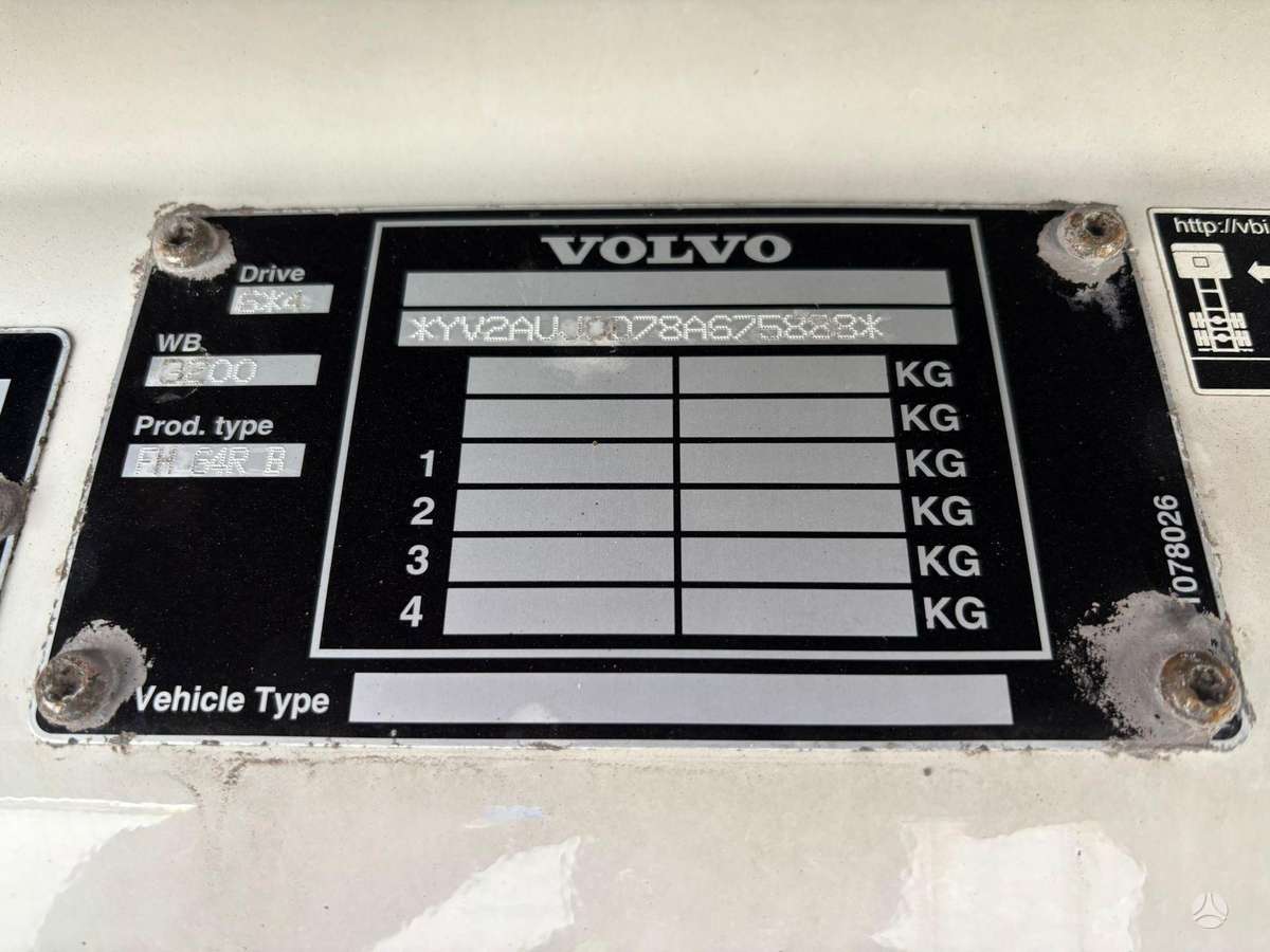 Volvo FH 16 660 6x4, single sleeper