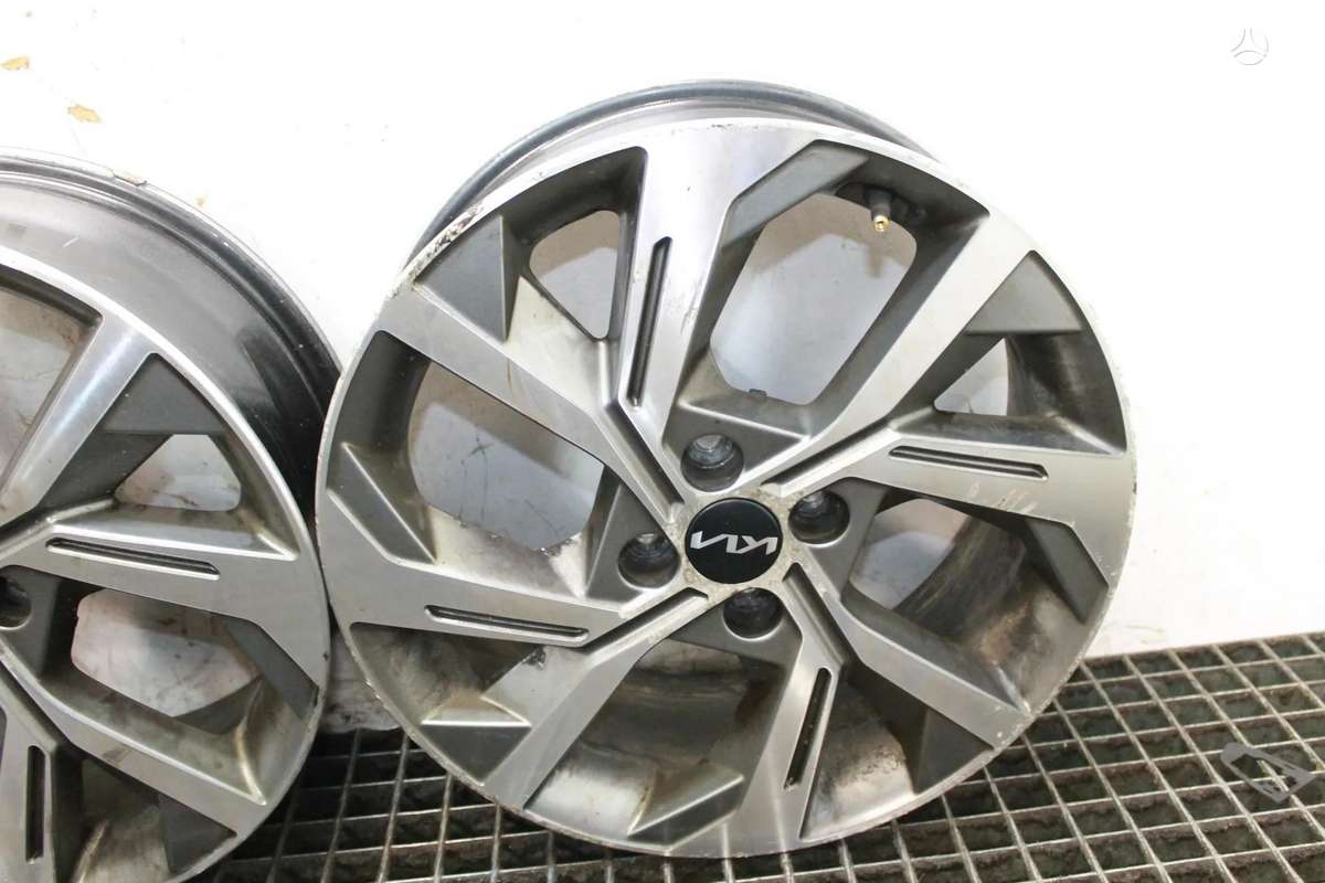 KIA Stonic, lengvojo lydinio, R17