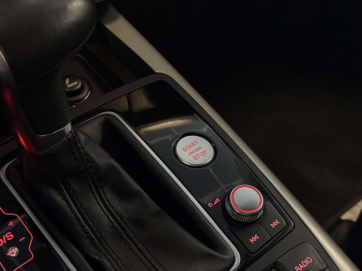 Audi A6, 2.0 l., Седан