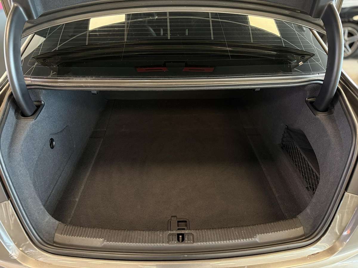 Audi A6, 2.0 l., Седан