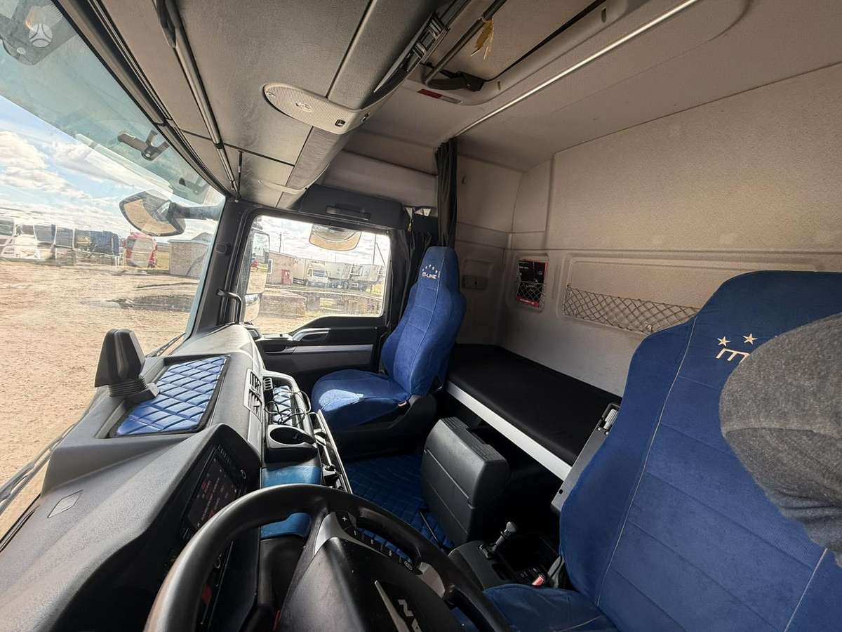 MAN TGX 480, single sleeper