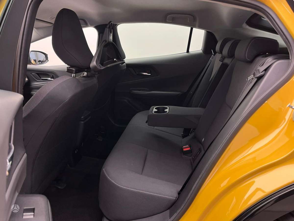 Toyota Prius - 12