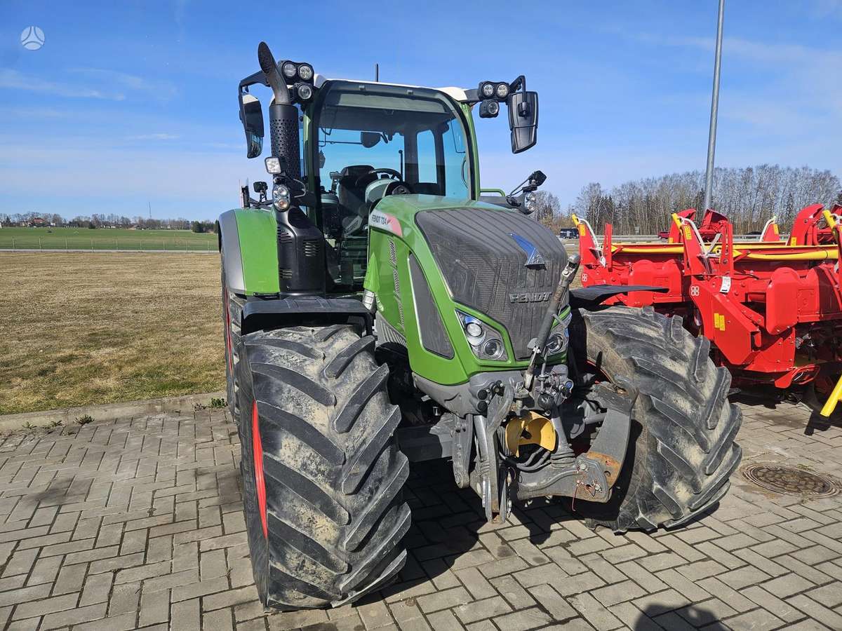 Fendt 724 Profi Plus S4, traktori