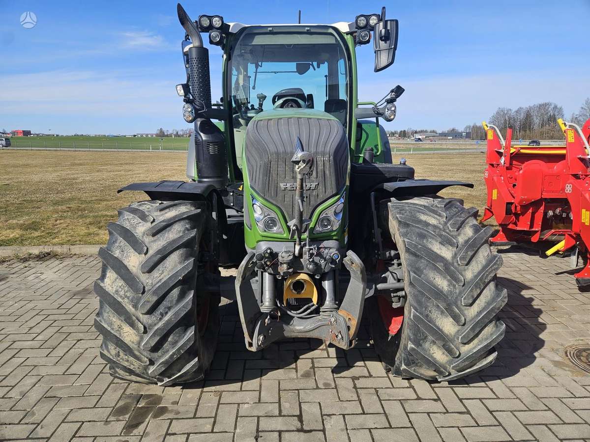 Fendt 724 Profi Plus S4, traktori