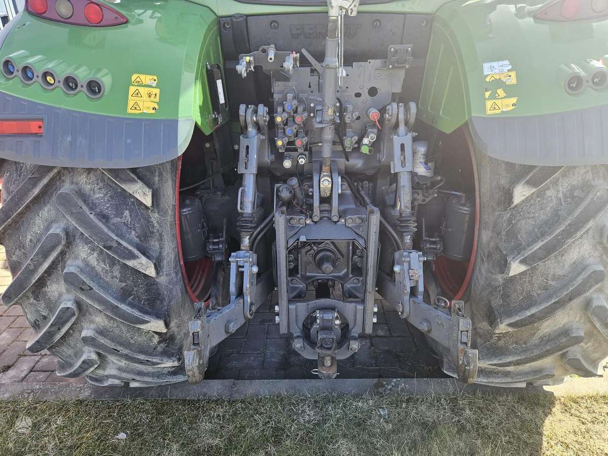 Fendt 724 Profi Plus S4, traktori