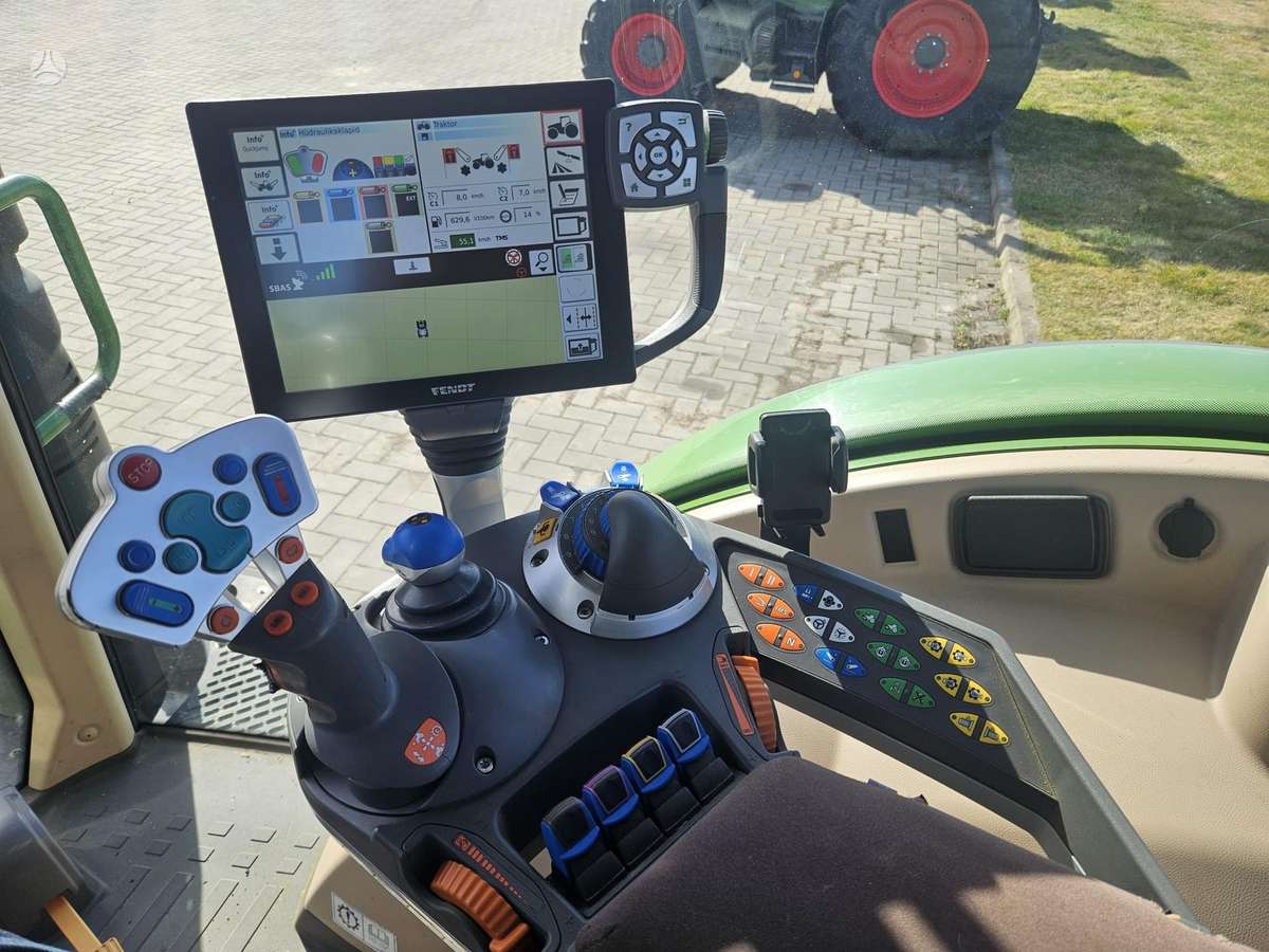 Fendt 724 Profi Plus S4, traktori