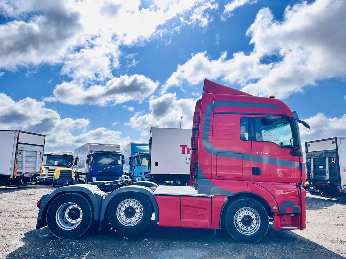 MAN TGX 26.460 6x2, double sleeper