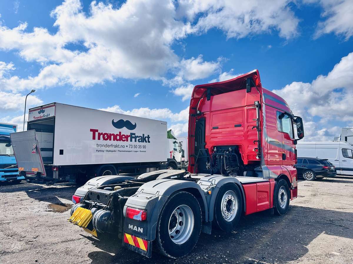 MAN TGX 26.460 6x2, double sleeper