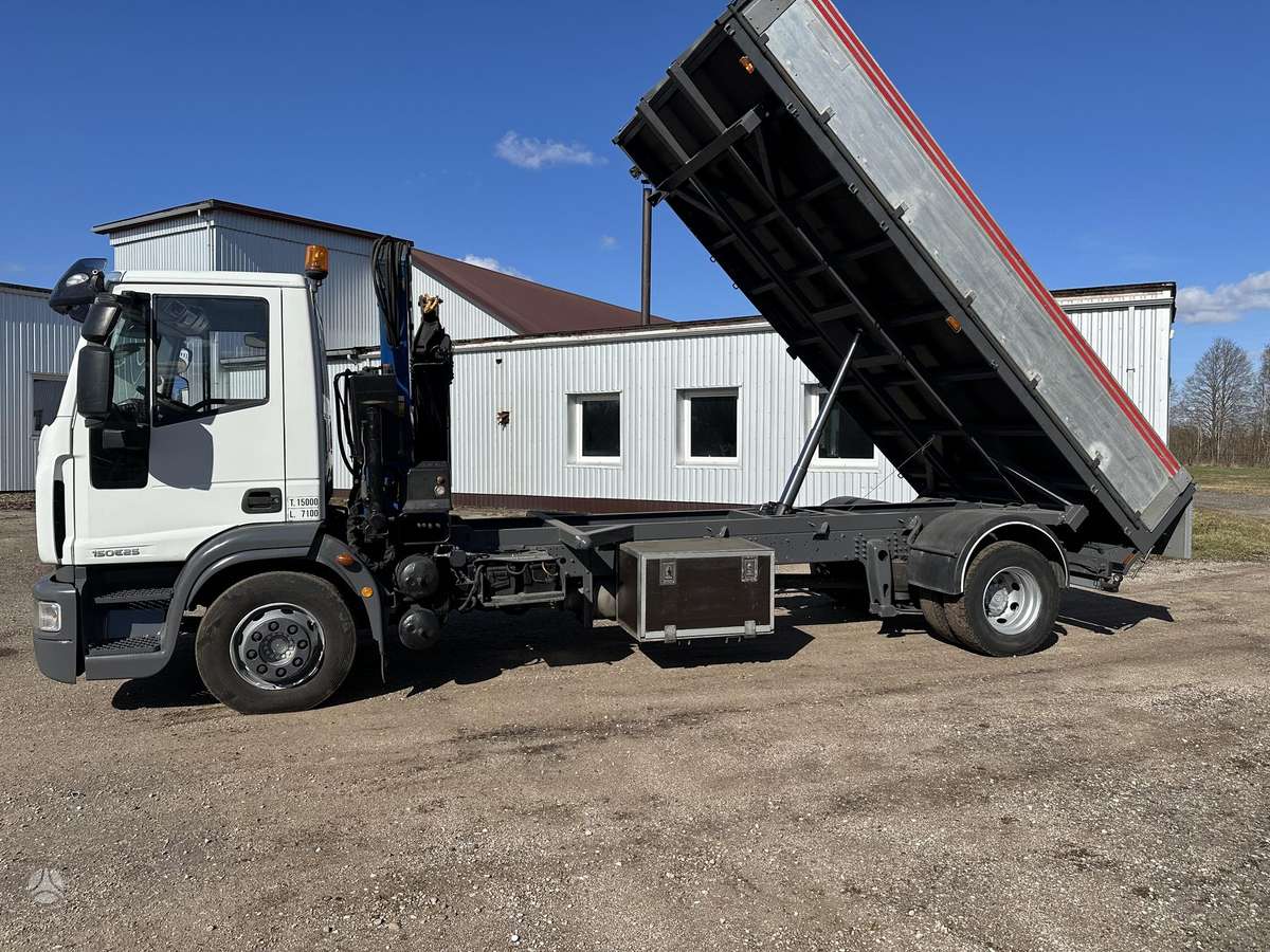 Iveco 150E, dumpers with crane