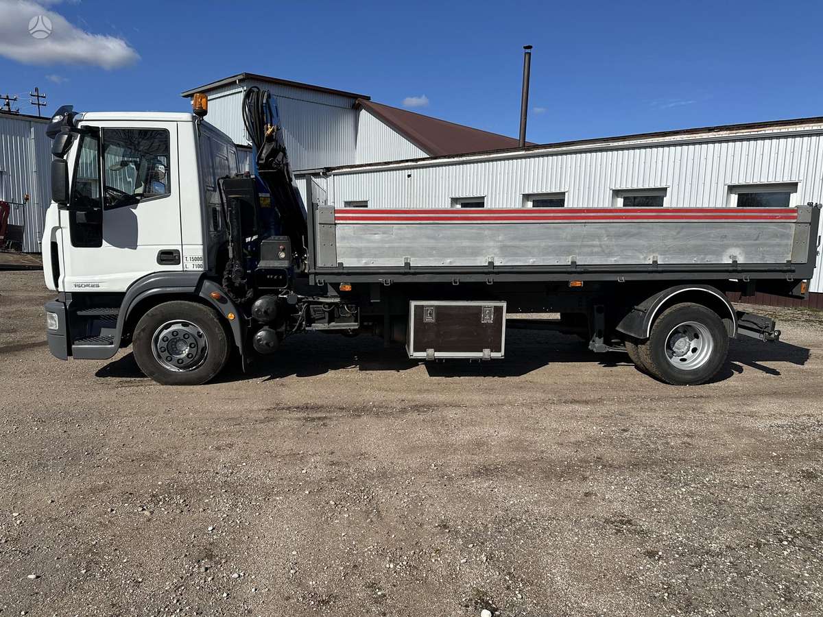 Iveco 150E, savivarčiai su kranu