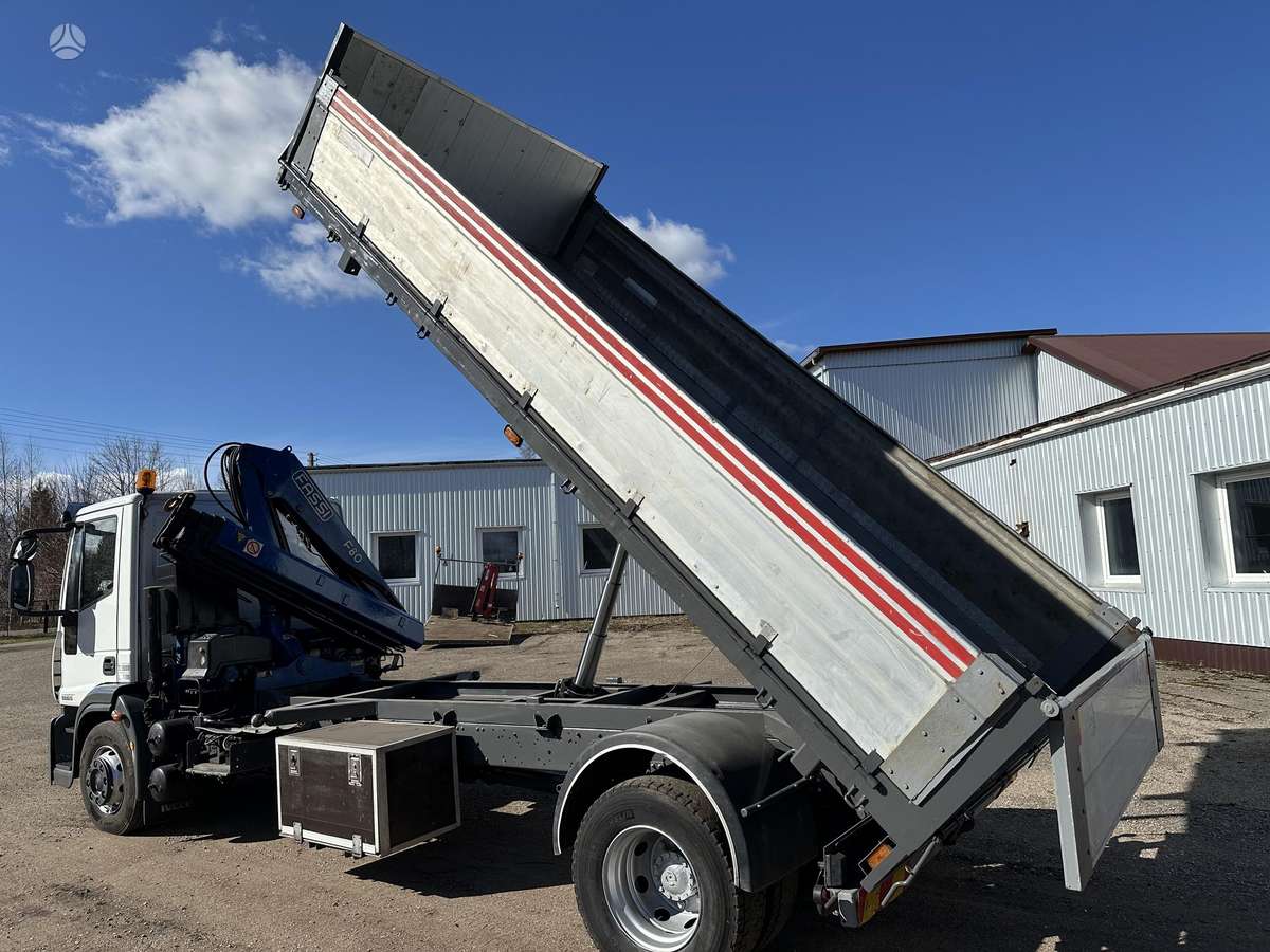 Iveco 150E, dumpers with crane