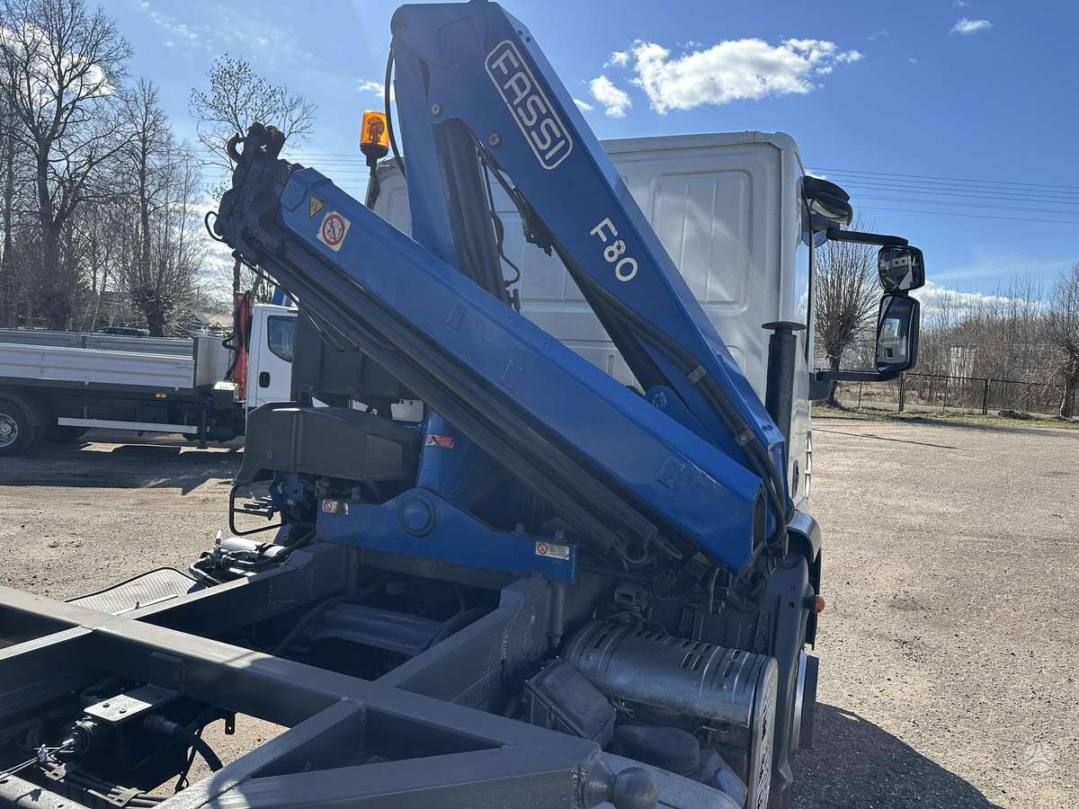 Iveco 150E, самосвалы с краном