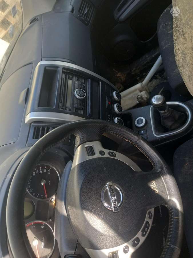 Nissan X-Trail dalimis. Europa