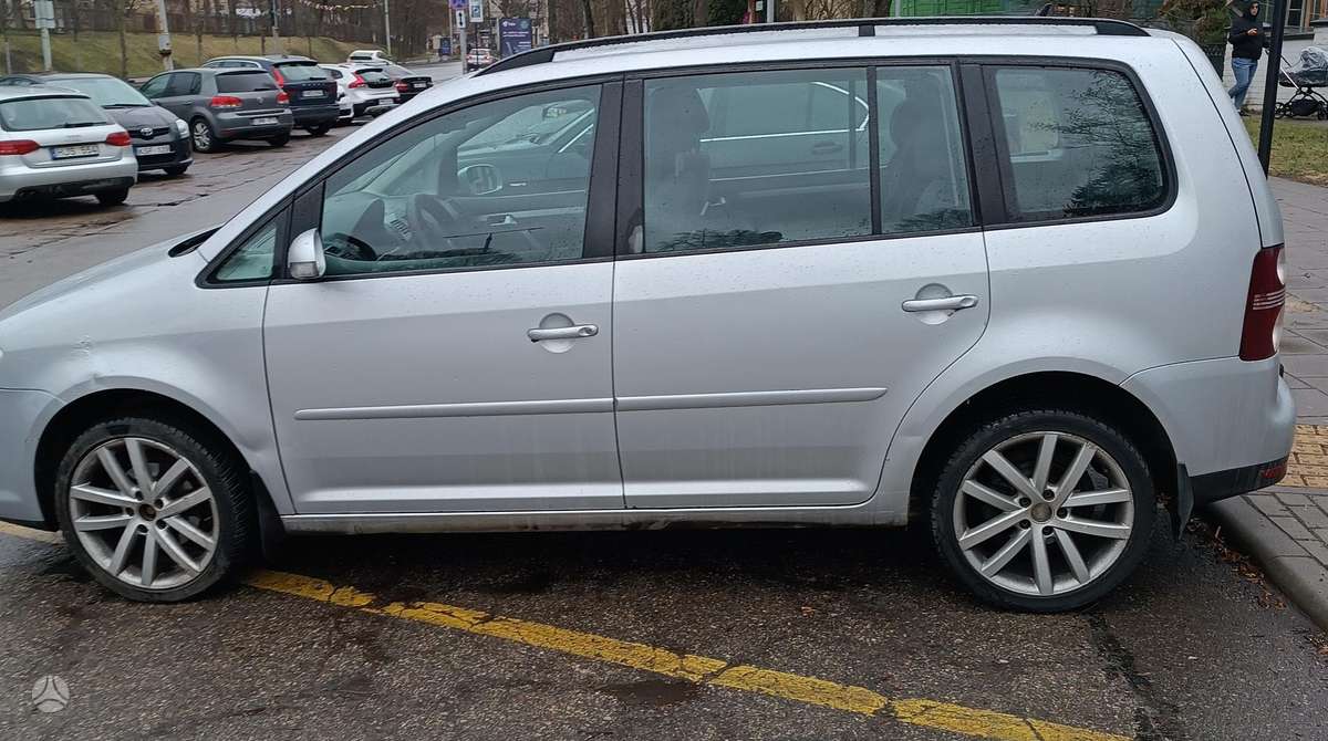 Volkswagen Touran, 2009