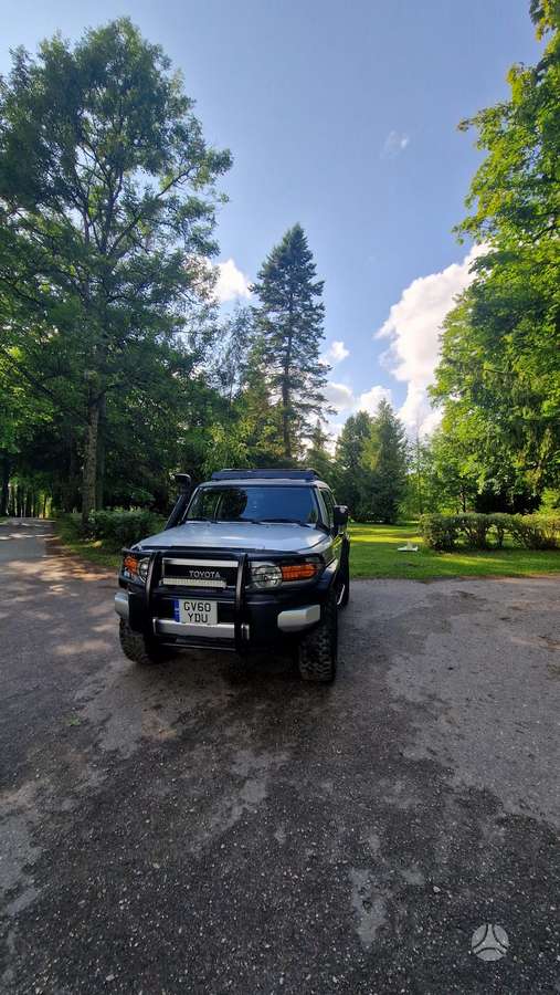 Toyota FJ Cruiser - 1