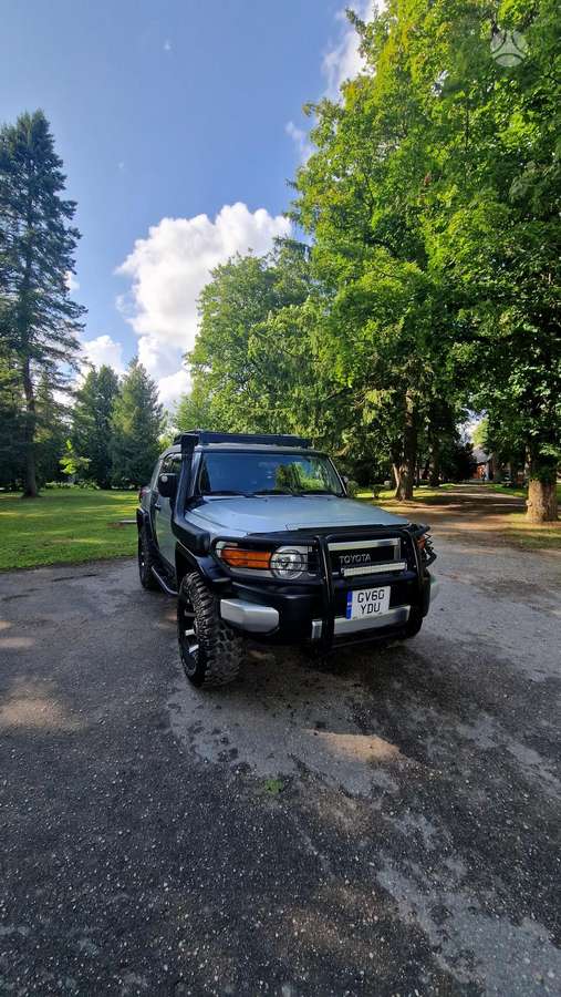 Toyota FJ Cruiser - 5