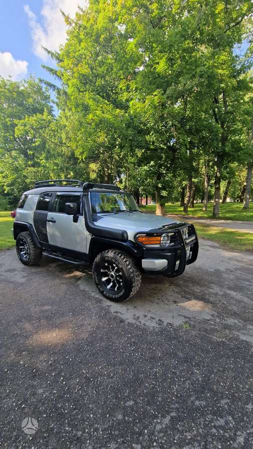 Toyota FJ Cruiser - 8