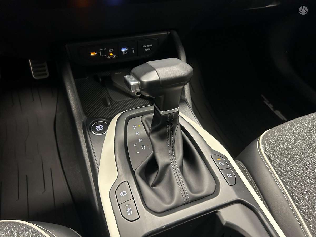 Kia K4, 1.6 l., hatchback