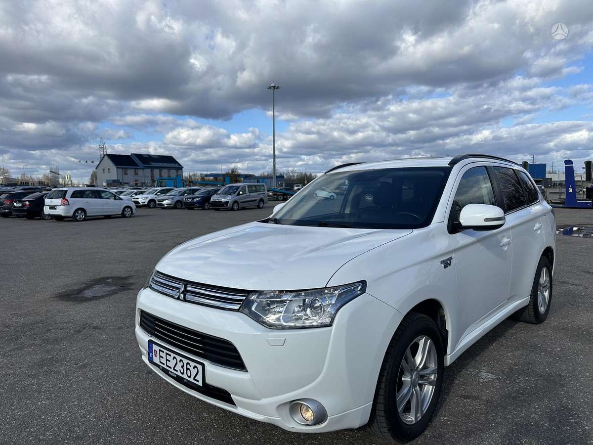 Mitsubishi Outlander, 2015