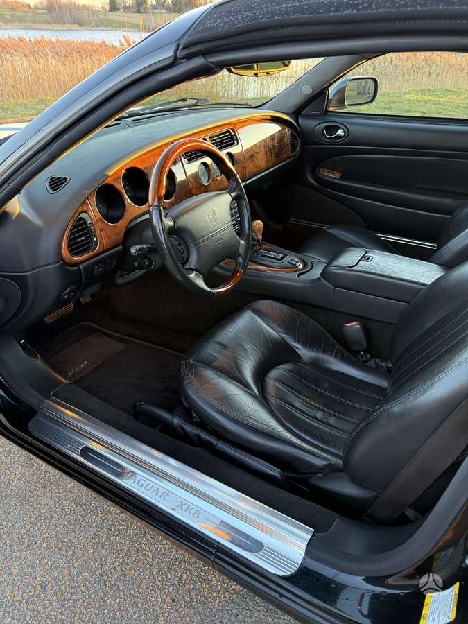 Jaguar XK8, 4.0 l., convertible