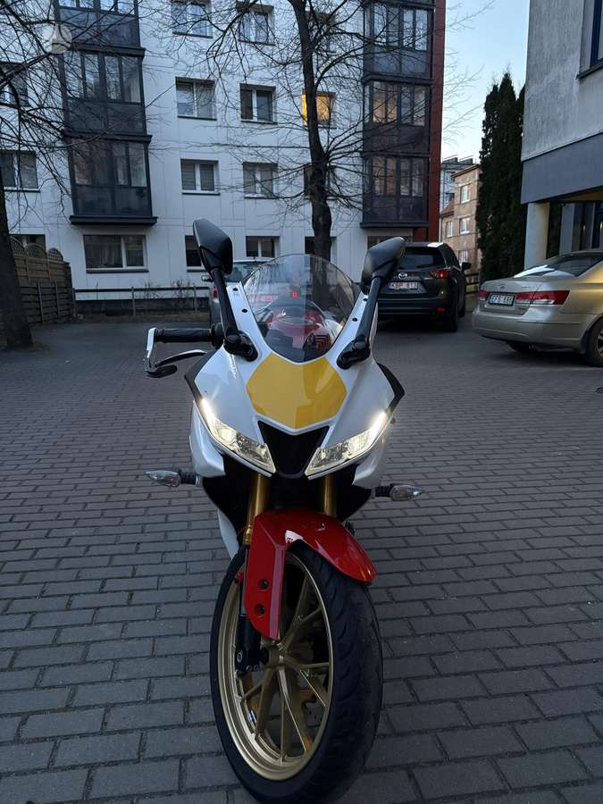 Yamaha YZF 125cc, superbikes