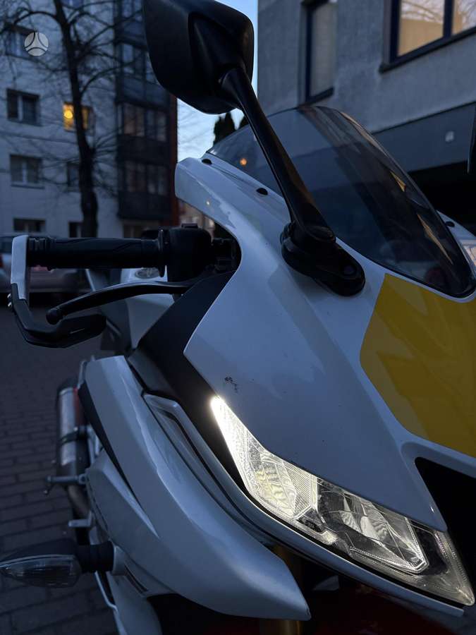 Yamaha YZF 125cc, superbikes