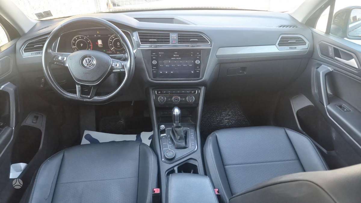 Volkswagen Tiguan - 12