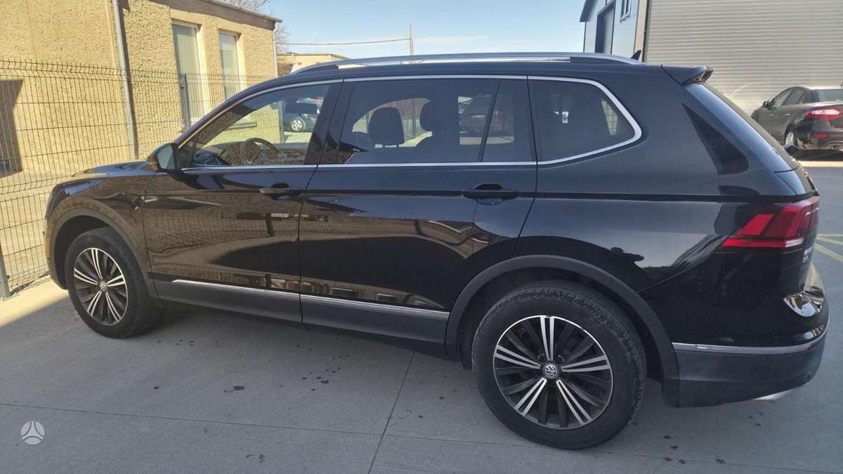 Volkswagen Tiguan - 5