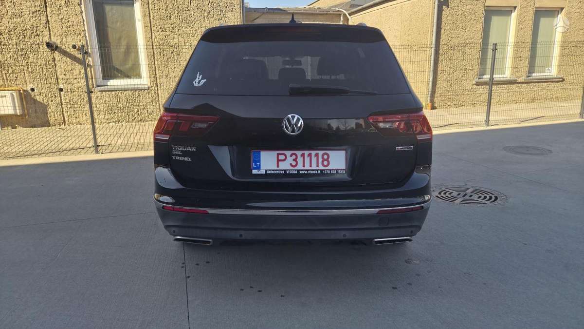 Volkswagen Tiguan - 11