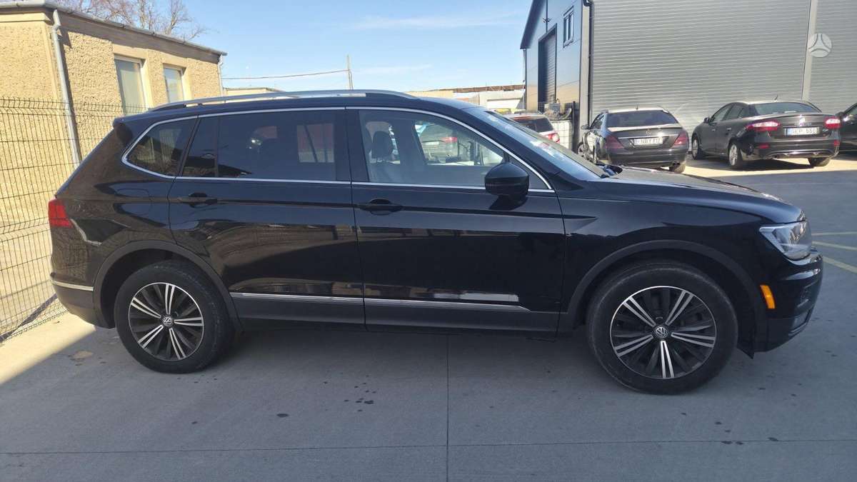 Volkswagen Tiguan - 8
