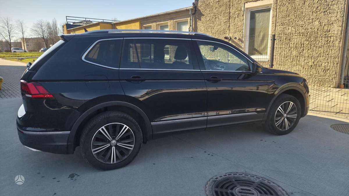 Volkswagen Tiguan - 9