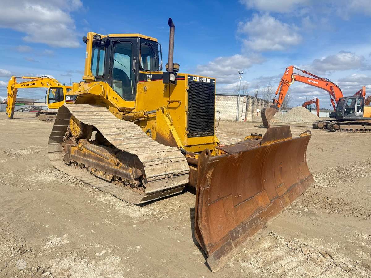 Caterpillar D6M LGP, buldozeriai