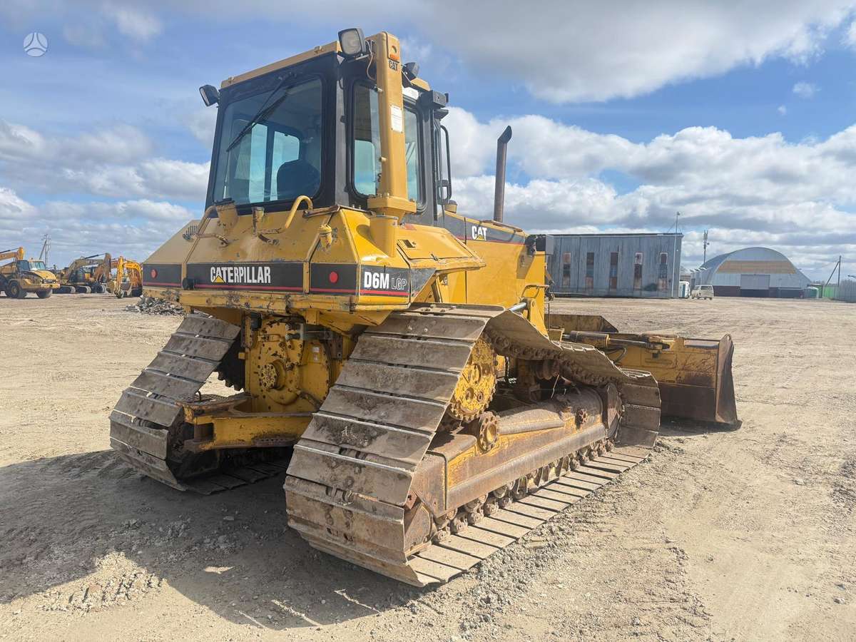 Caterpillar D6M LGP, buldozeriai