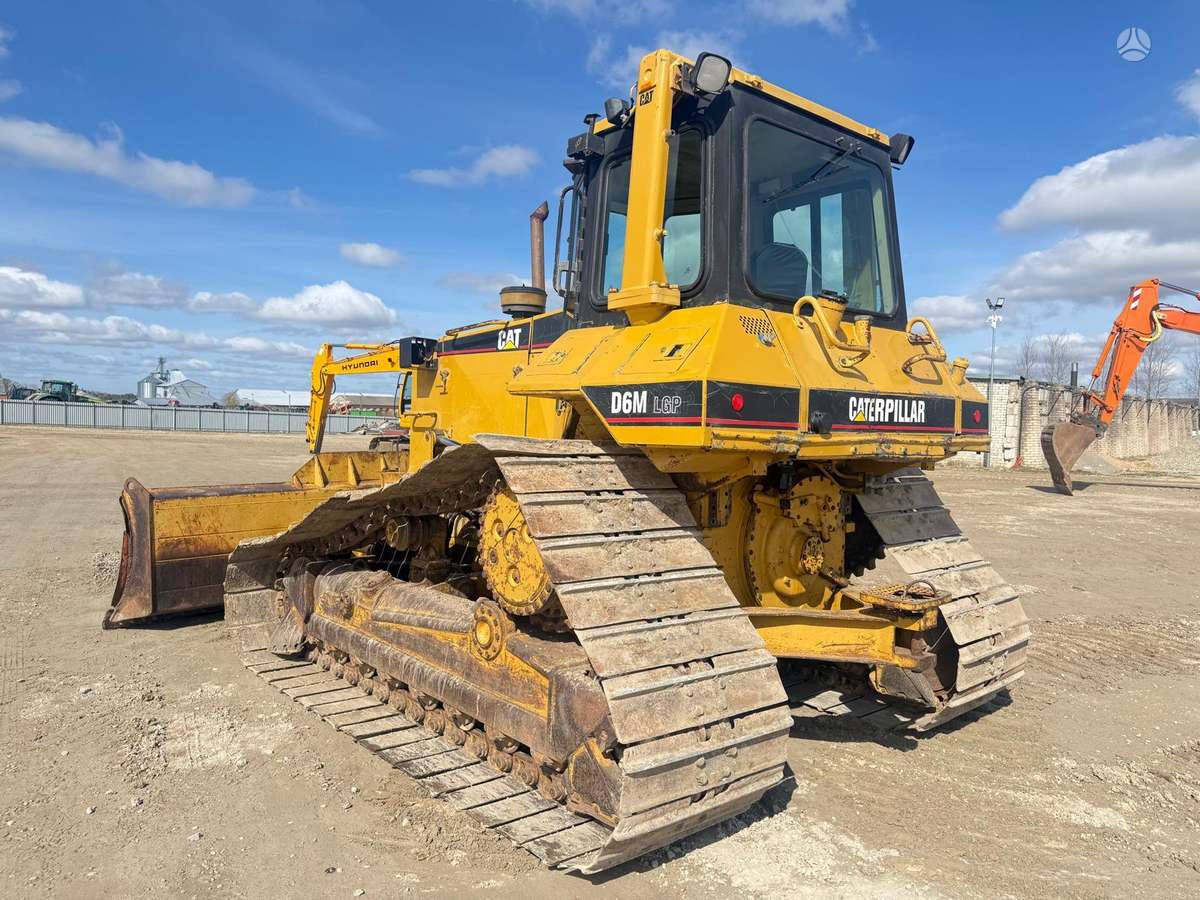 Caterpillar D6M LGP, buldozeriai