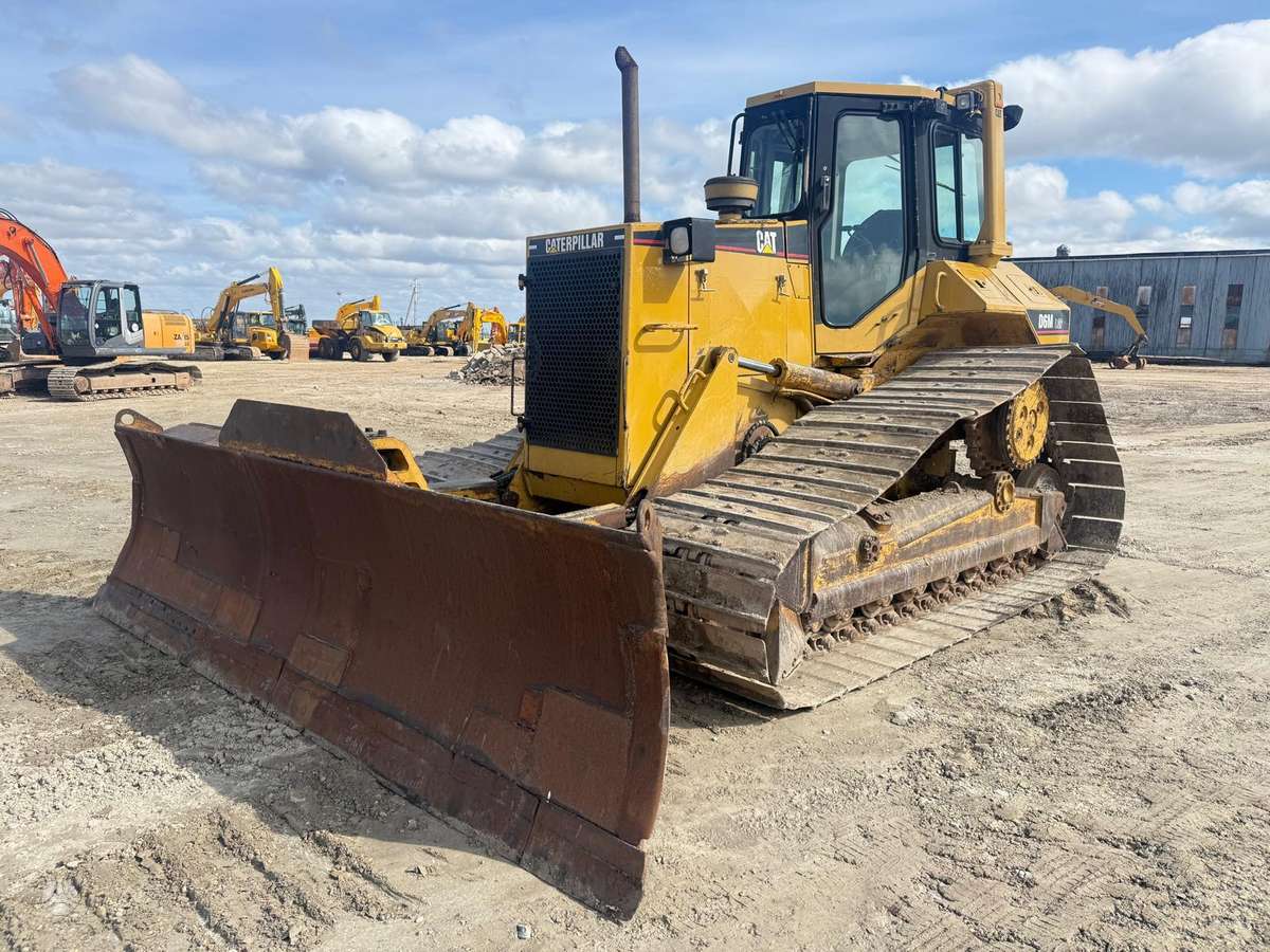 Caterpillar D6M LGP, buldozeriai