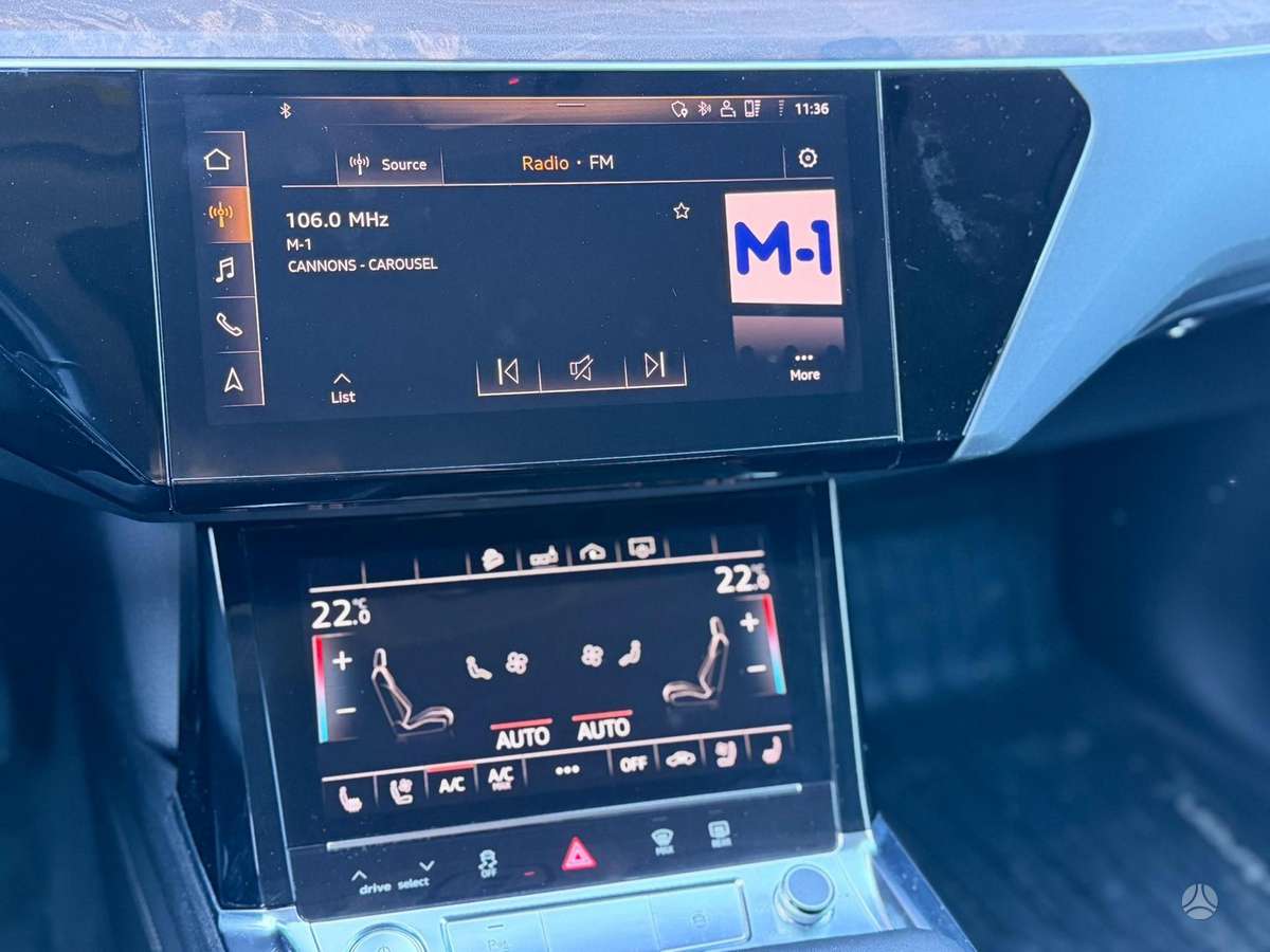 Audi e-tron, 95 kWh, off-road / crossover