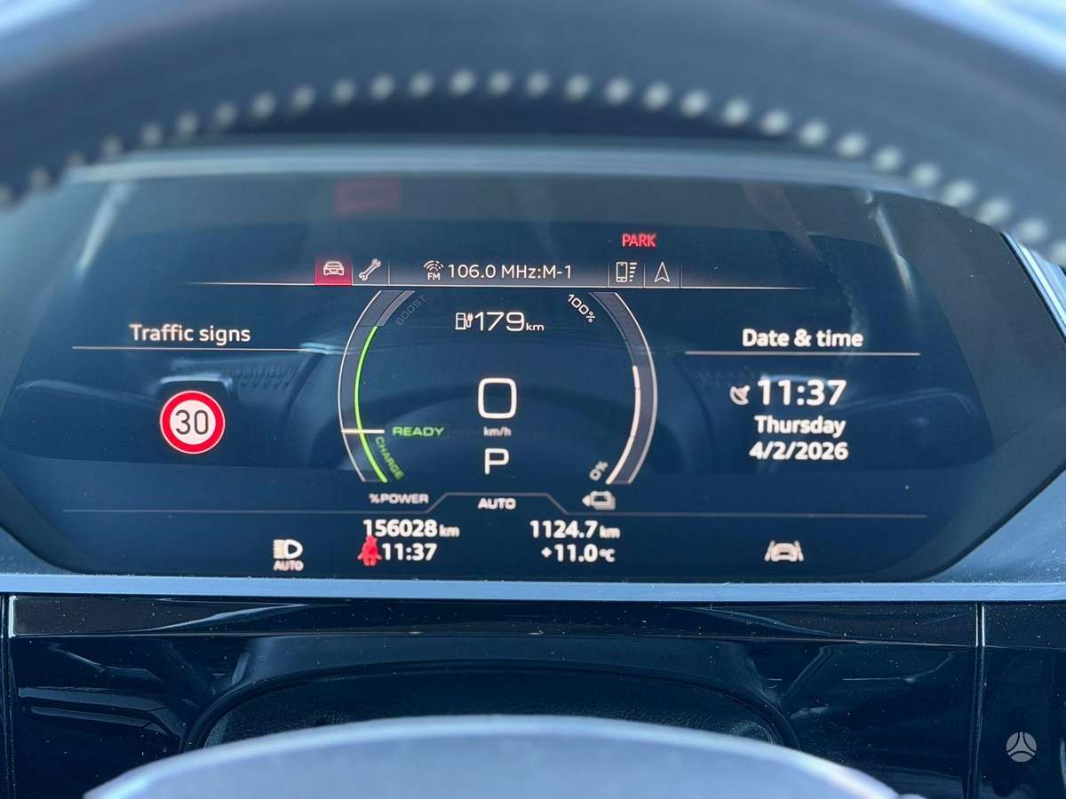 Audi e-tron, 95 kWh, off-road / crossover