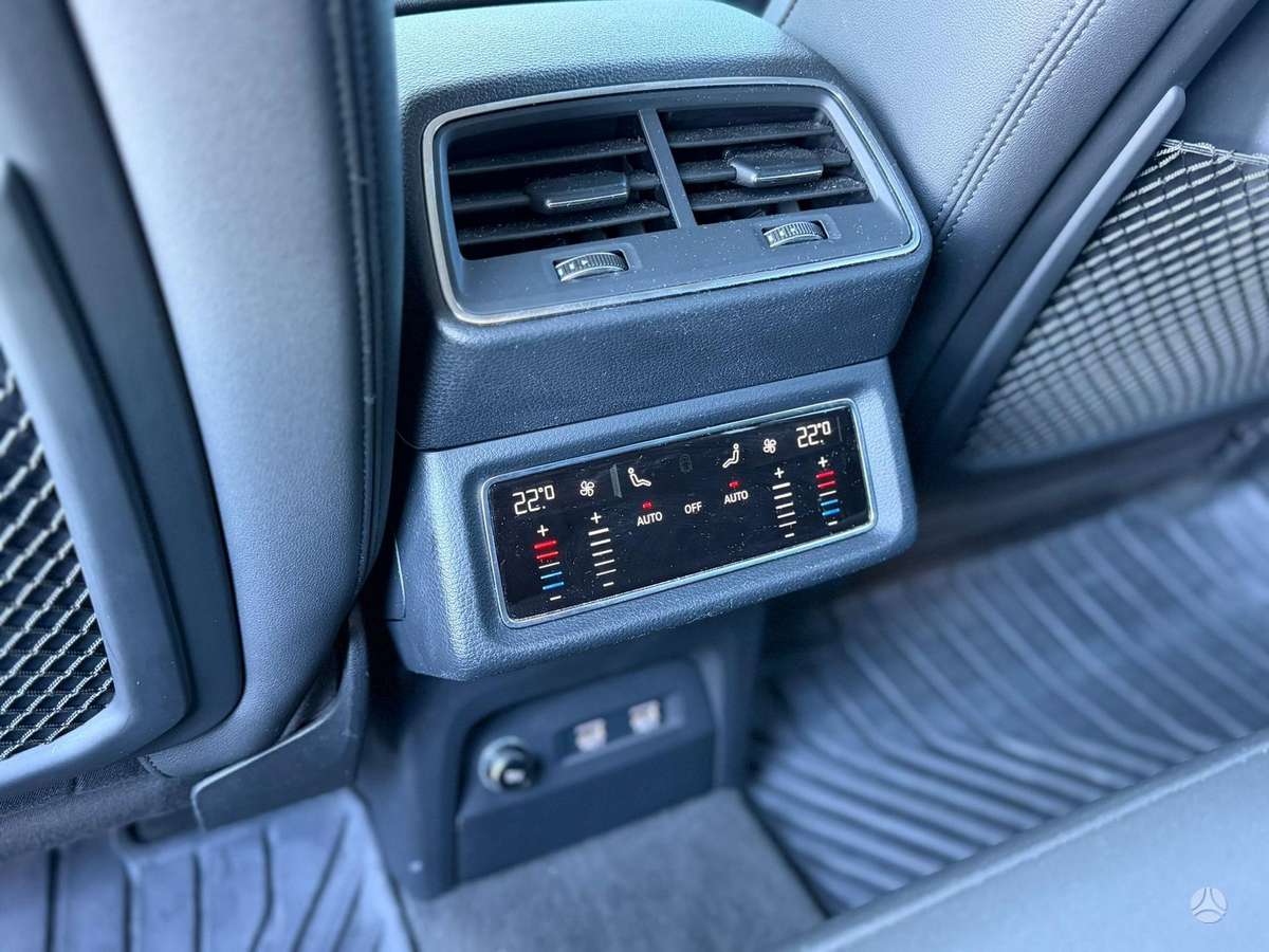 Audi e-tron, 95 kWh, off-road / crossover