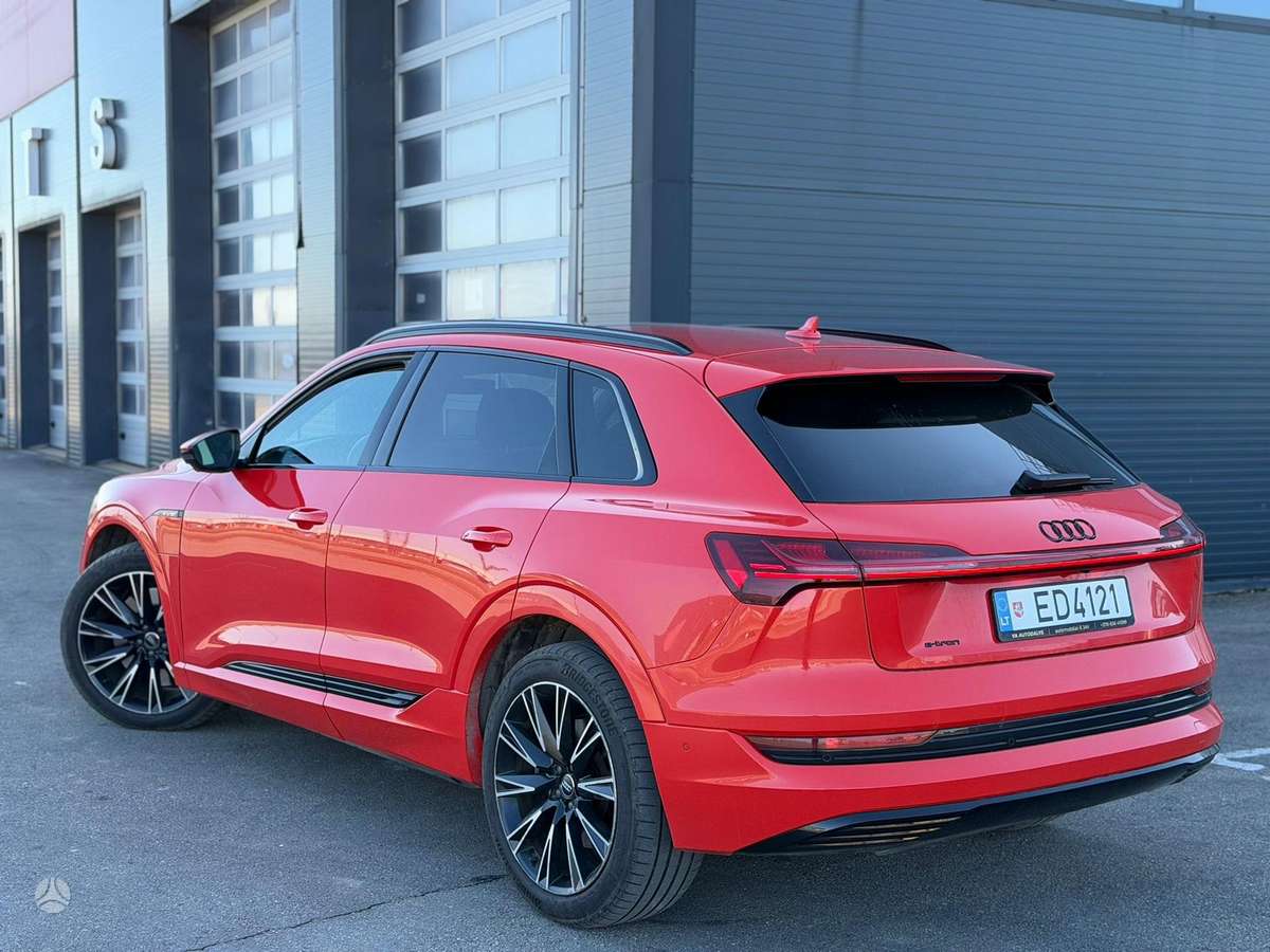 Audi e-tron, 95 kWh, off-road / crossover