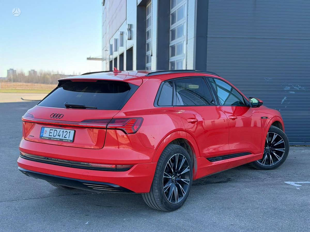 Audi e-tron, 95 kWh, off-road / crossover