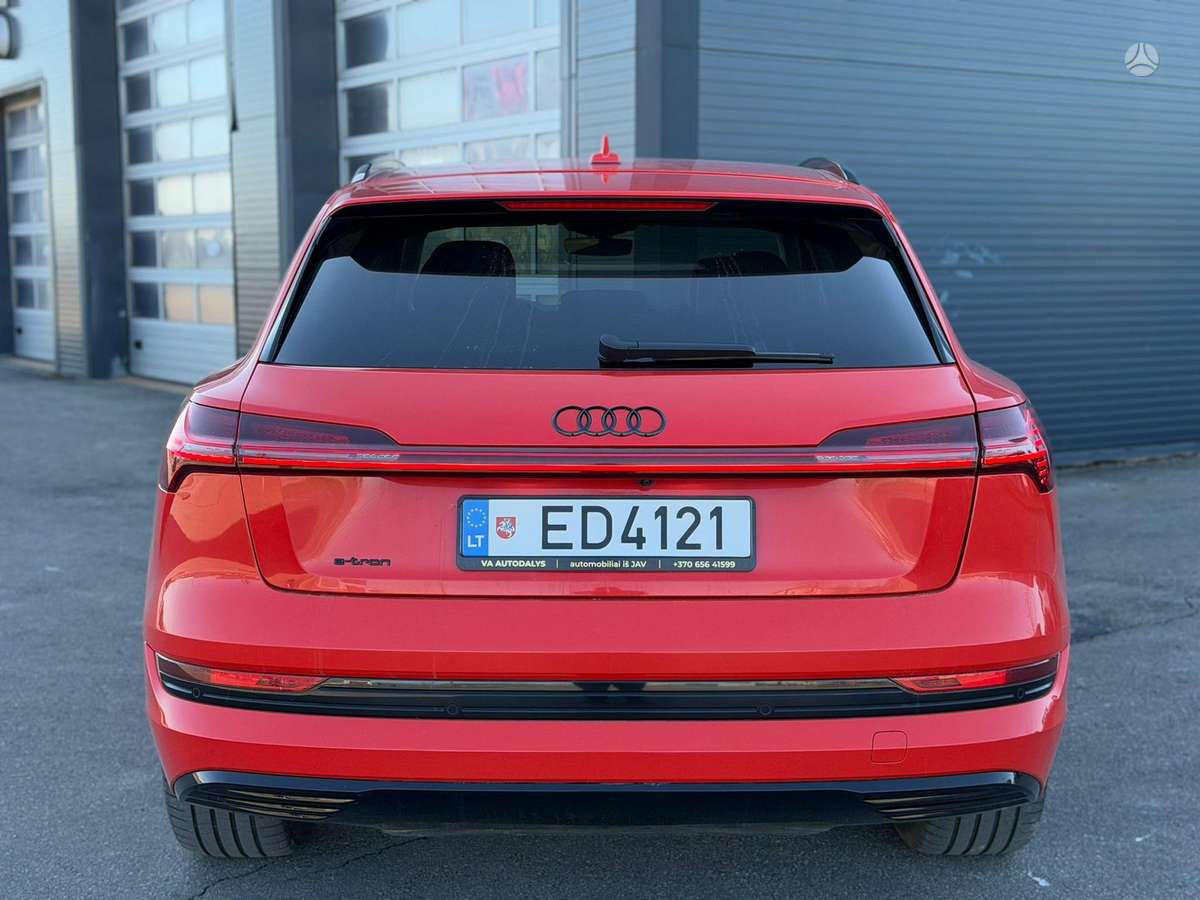 Audi e-tron, 95 kWh, off-road / crossover