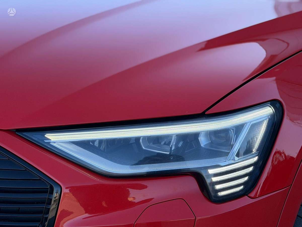 Audi e-tron, 95 kWh, off-road / crossover